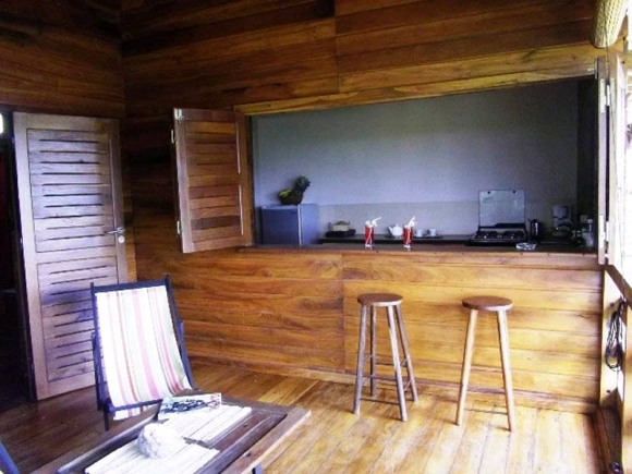 Studio à louer dans un endroit calme et verdoyant sis à Ambatoloaka