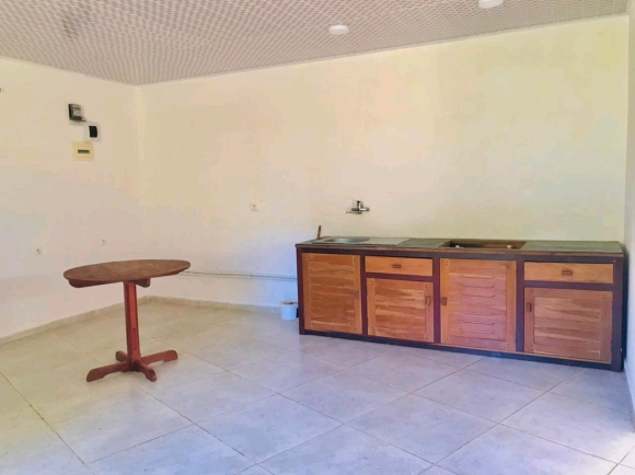 À louer-Studio non meublé avec terrasse fermé