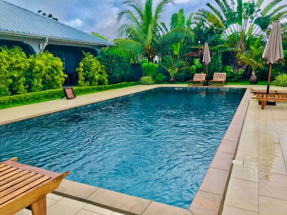 Agréable appartements avec piscine à Ankibanivato