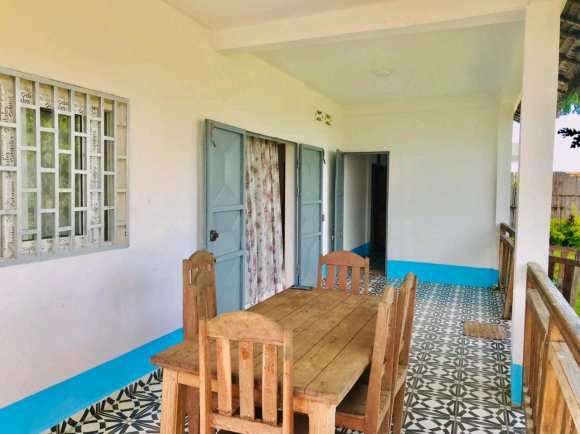 A louer, Maison meublée de plain-pied avec jardin-2 chambres