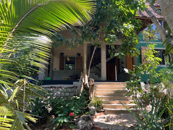 À VENDRE – Magnifique propriété à 20 m de la plage sur Nosy Komba