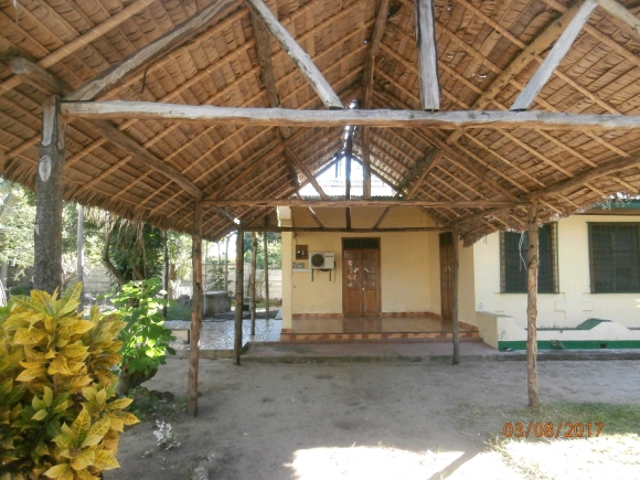 Jolie maison à louer à cocotier environ 200 mètres de la plage