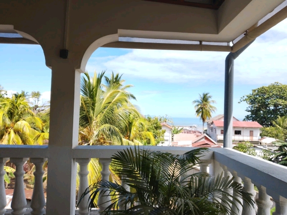 A LOUER, BEL APPARTEMENT A 5MN DE LA PLAGE