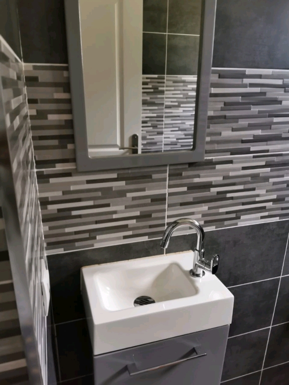 A louer-Villa inépendante meublée et securisée avec jardin-3 chambres