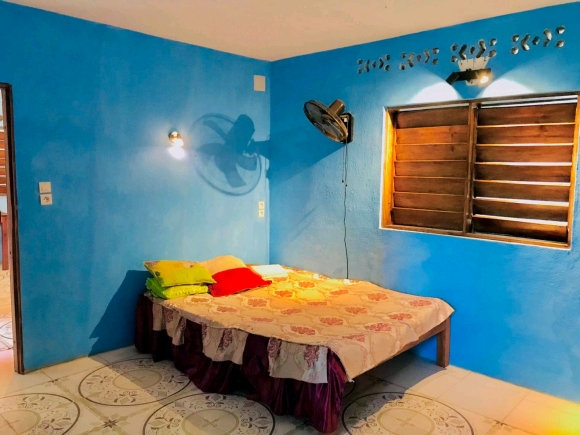 A louer, belle maison meublée à étage dans un cadre sécurisé