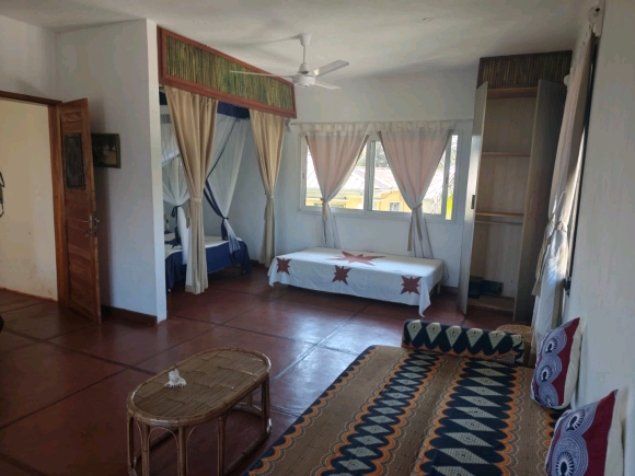 À VENDRE – Maison R+2 à quelques pas de la plage