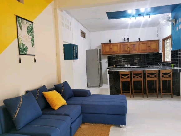 A LOUER-MAISON INDEPENDANTE 3 CHAMBRES AVEC JARDIN, PROCHE PLAGE