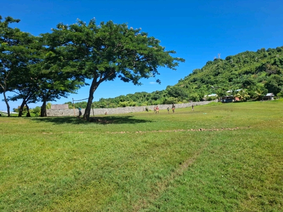 Opportunité investisseur: Grand terrain à haut potentiel près d'Andilana!