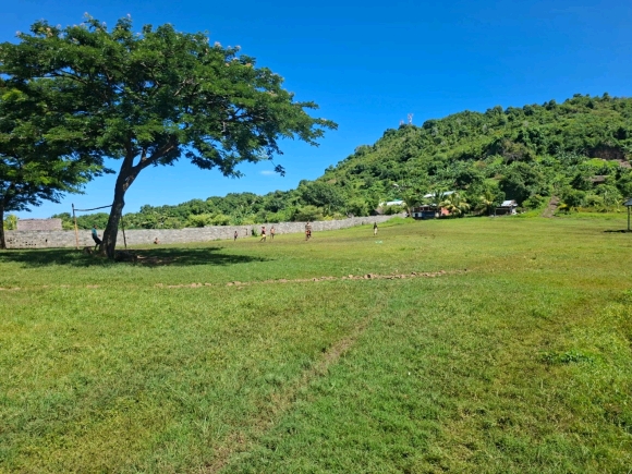 Opportunité investisseur: Grand terrain à haut potentiel près d'Andilana!