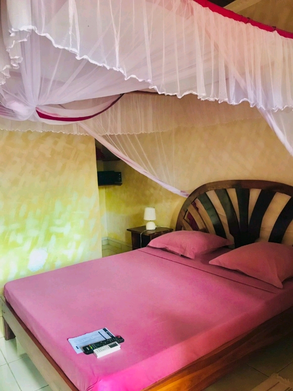 A louer, Chambre avec restaurant à proximité de la plage