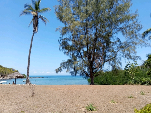 INVESTISSEZ A SAKATIA – UN EMPLACEMENT POUR UN BUNGALOW EN BORD DE PLAGE