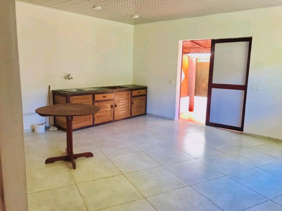 À louer-Studio non meublé avec terrasse fermé