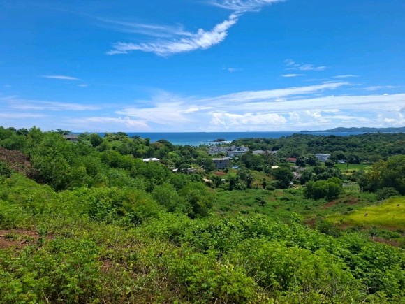 Bien d'exception avec une vue mer dominante et panoramique!