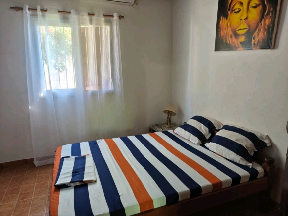 À VENDRE – Charmante propriété avec piscine à proximité de la plage