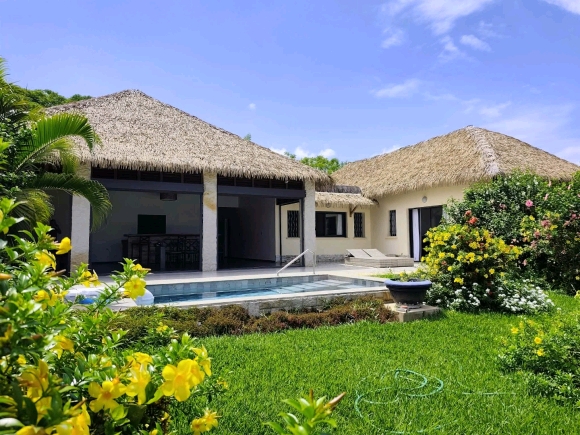 À VENDRE – Superbe Villa de Standing avec Vue Mer – Nosy Be
