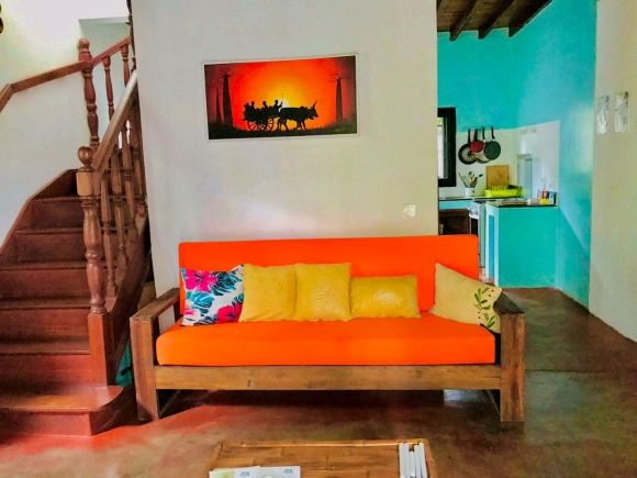 A louer, Ensemble de trois appartements meublés avec piscine et jardin