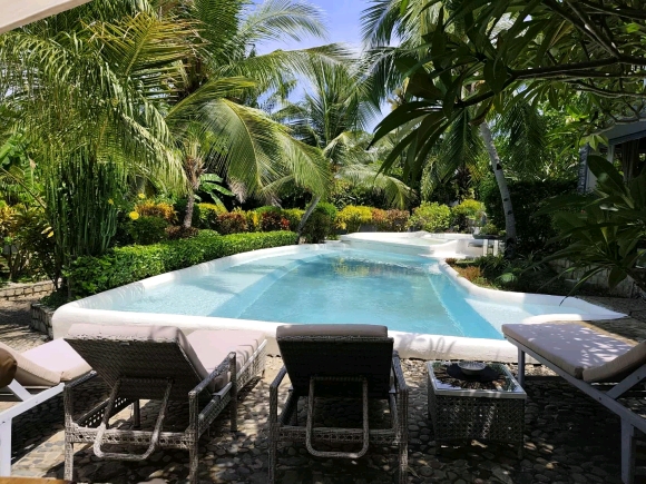 À VENDRE – Superbe Propriété Alliant Charme Tropical et Confort Européen