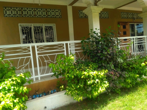 Belle maison à louer à Ambonara